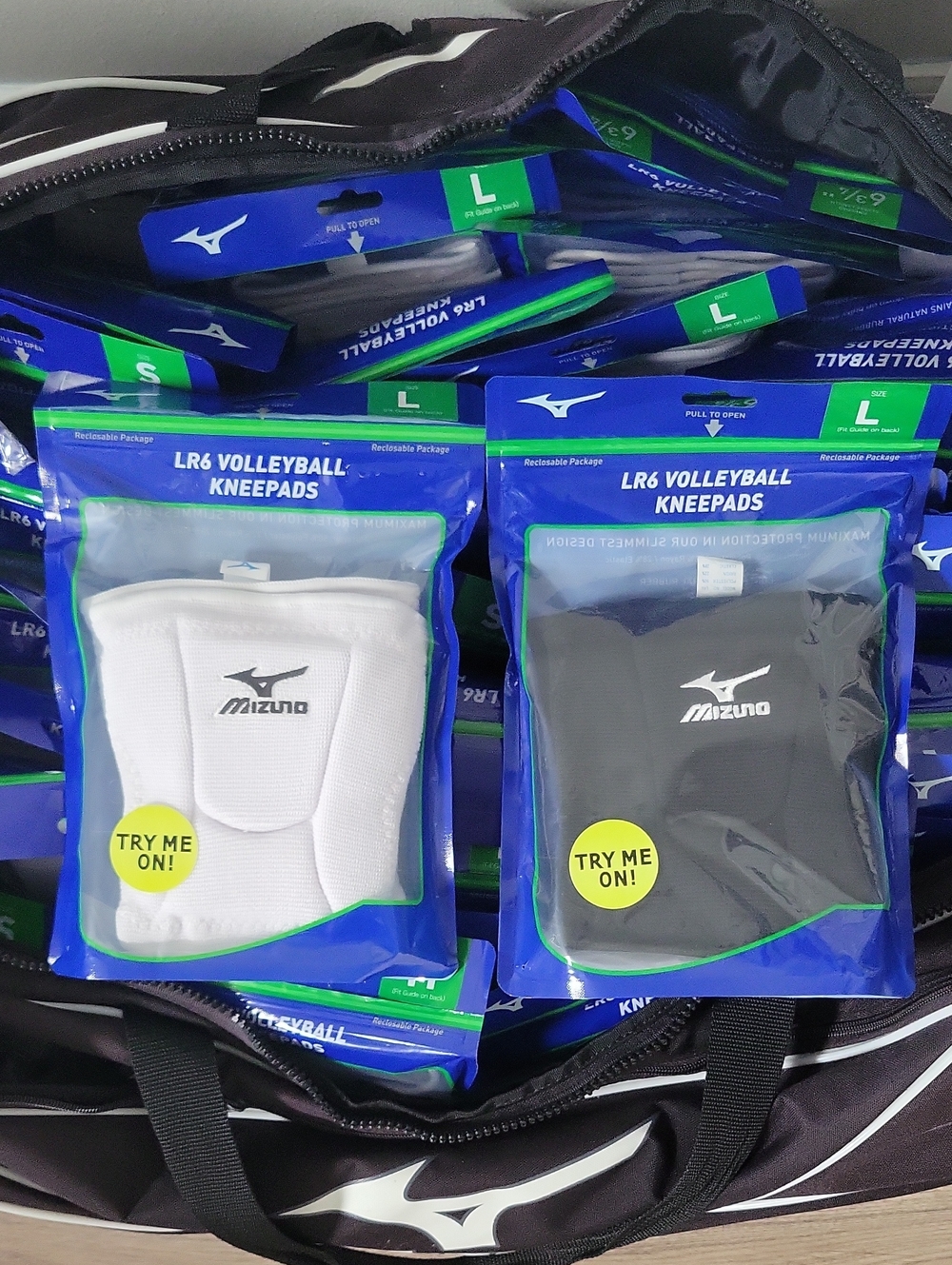 Two pairs of Size Large - Mizuno LR6 Kneepad #480105